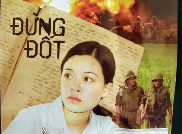 Acara pembukaan gelombang pemutaran film untuk memperingati ultah ke-70 Revolusi Agustus (19 Agustus) dan Hari Nasional Vietnam (2 September) - ảnh 1