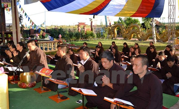 Aktivitas berterima kasih kepada para martir dalam membela laut dan pulau Vietnam - ảnh 1