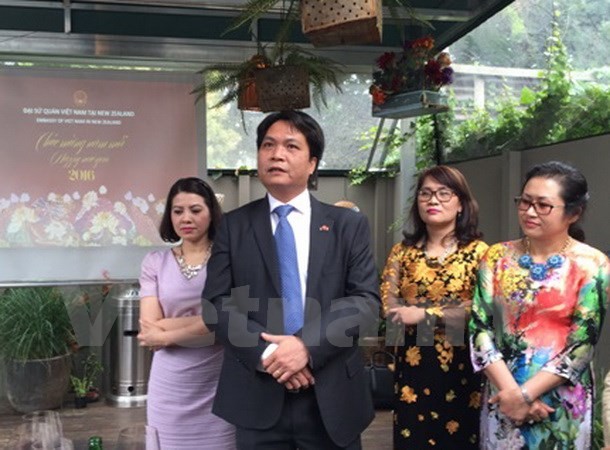 Kaum diaspora Vietnam di Auckland, Selandia Baru mengadakan pertemuan sehubungan dengan Hari Raya Tet 2016 - ảnh 1