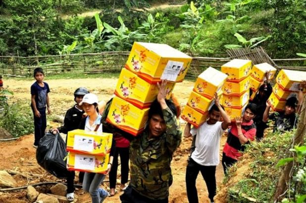 Memikirkan kehidupan orang-orang yang menjumpai kesulitan sehubungan dengan Hari Raya Tet - ảnh 1