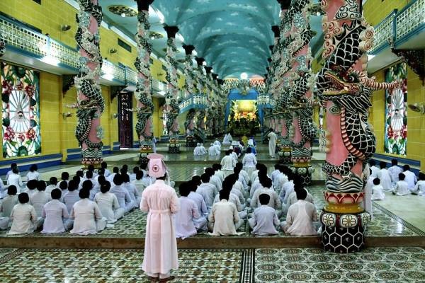 Ribuan orang menghadiri Mega Upacara agama Cao Dai di Gedung Suci Cao Dai, provinsi Tay Ninh - ảnh 1