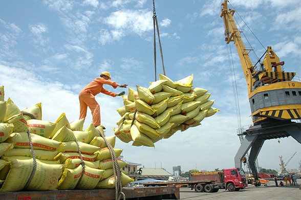 Vietnam mempertahankan kestabilan dan perkembangan ekonomi makro - ảnh 1