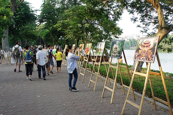 Ciri budaya baru di zona untuk  pejalan kaki di sekitar Danau Hoan Kiem  - ảnh 2