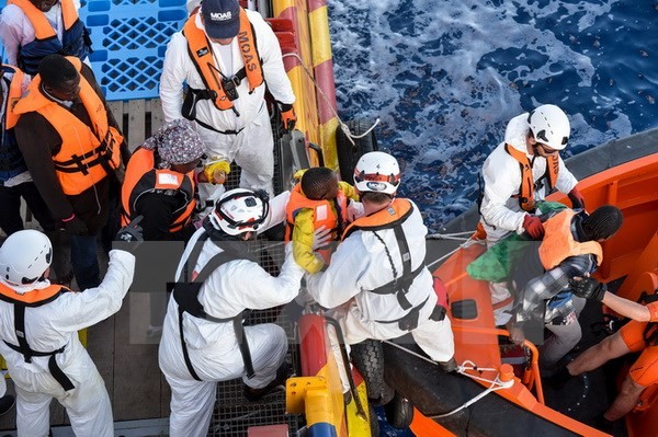 1400 migran diselamatkan di Laut Tengah - ảnh 1