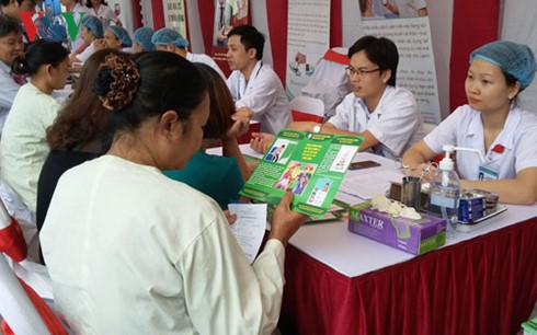 Rapat umum memperingati Hari Dunia mencegah dan memberantas penyakit diabetes - ảnh 1