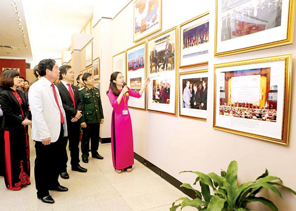 Pameran foto “Partai Komunis Vietnam-Musim semi Tanah Air” - ảnh 1