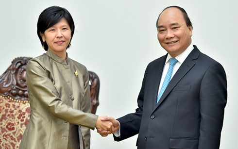 PM Vietnam, Nguyen Xuan Phuc menerima Dubes Kanada, Ping Kitnikone - ảnh 1