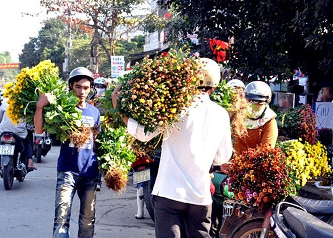 Enam pasar yang kental dengan suasana Hari Raya Tet  - ảnh 5