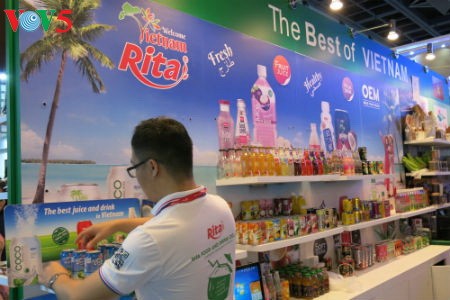 Tiga puluh tiga  badan usaha Vietnam menyosialisasikan pertanian hijau di Pekan Raya Gulfood, Dubai  - ảnh 13