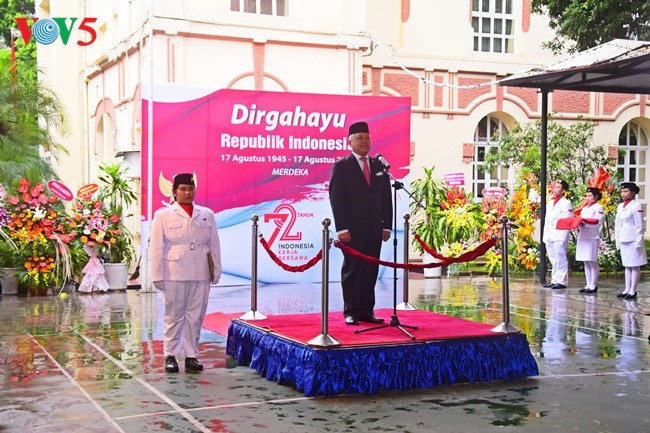  Upacara bendera sehubungan dengan Hari Kemerdekaan Republik Indonesia - ảnh 1