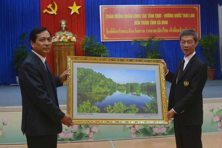 ผลักดันความร่วมมือด้านการท่องเที่ยวระหว่างจังหวัดก่าเมาและจังหวัดตราด ประเทศไทย - ảnh 1