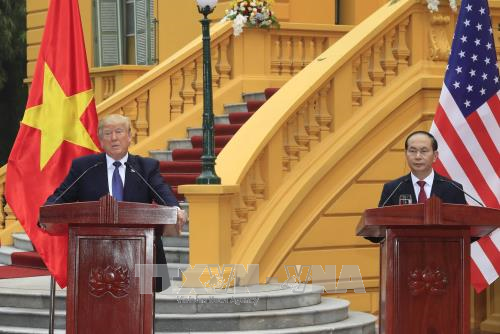 Presiden Vietnam, Tran Dai Quang dan Presiden AS, Donald Trump memimpin jumpa pers - ảnh 1