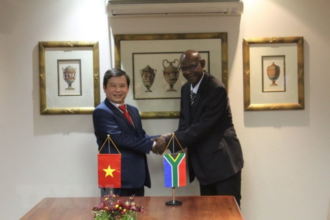 Viet Nam dan Afrika Selatan menandatangani naskah MoU tentang kerjasama dalam menanggulangi kriminalitas - ảnh 1