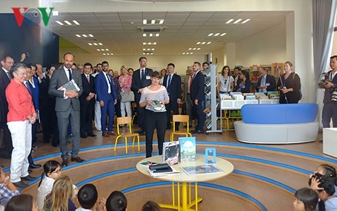 PM Perancis, Edouard Philippe menghadiri acara peresmian sekolah Alexandre Yersin - ảnh 1