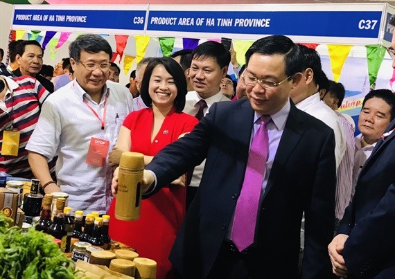 Puluhan negara menghadiri Pameran Setiap Kecamatan Satu Produk di Viet Nam - ảnh 1