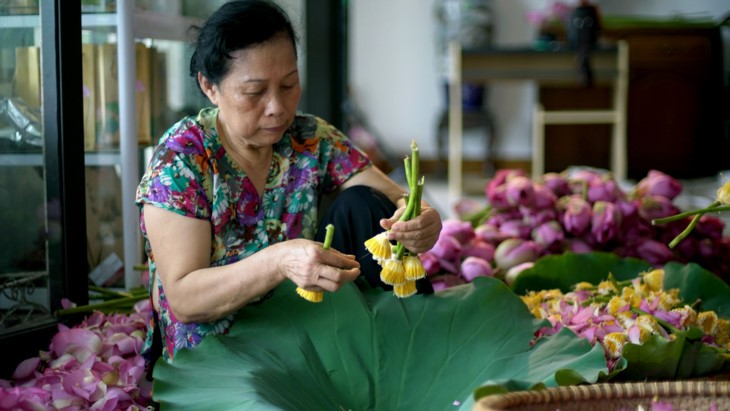 Teh beraroma teratai Danau Tay – Intisari orang Kota Hanoi - ảnh 15