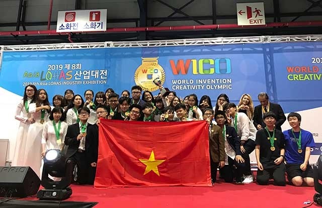 Pelajar Vietnam meraih Medali Emas dalam Olimpiade Invensi dan Paten Dunia - ảnh 1