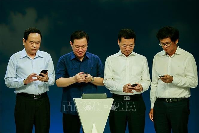 Mencanangkan kirim sms demi orang miskin tahun 2019 - ảnh 1