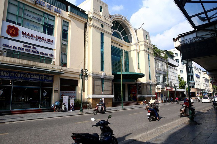 Foto-foto tentang Jalan Trang Tien - jalan megah di Kota Hanoi pada zaman dulu dan dewasa ini - ảnh 8