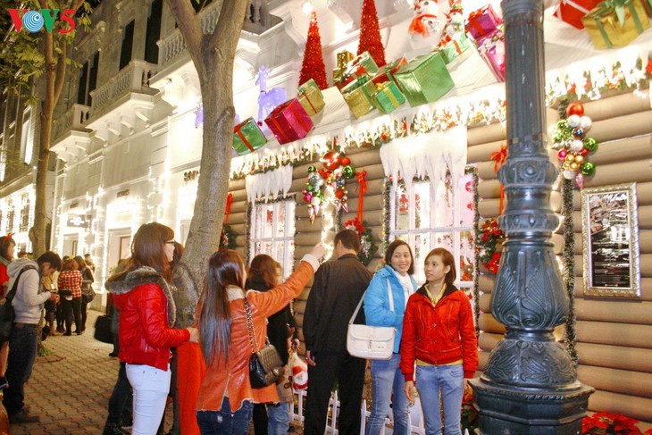 Suasana Hari Natal di Kota Hanoi - ảnh 3