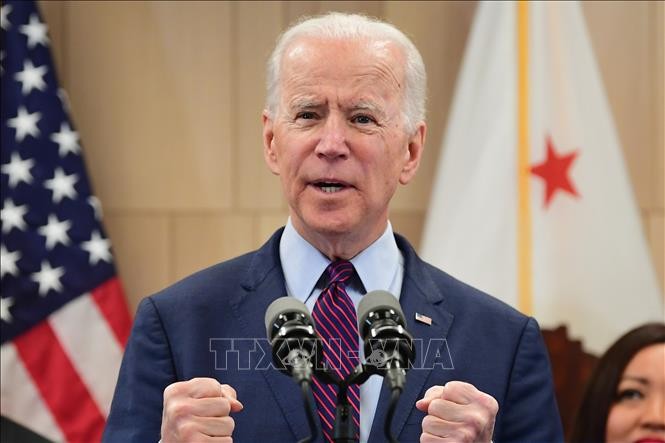 Pilpres AS 2020: Calon Joe Biden memelopori lawannya dengan selisih 2 digit	 - ảnh 1