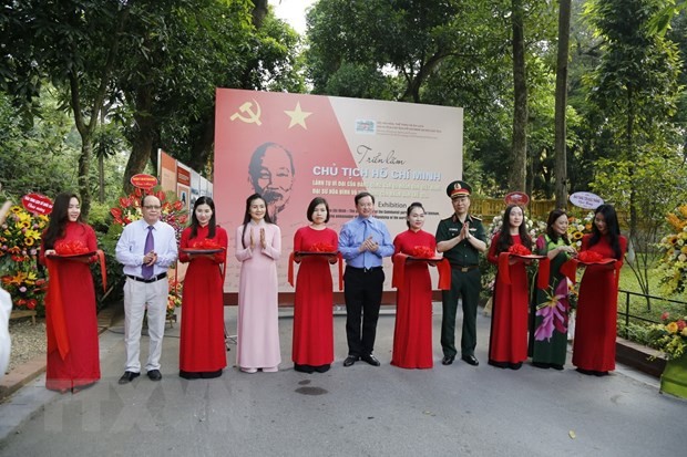 Pembukaan pameran tentang Presiden Ho Chi Minh - ảnh 1