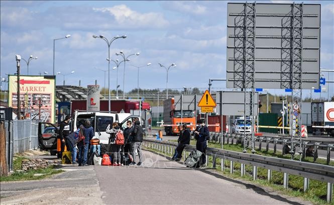 Uni Eropa mendukung melanjutkan pembatasan imigrasi - ảnh 1