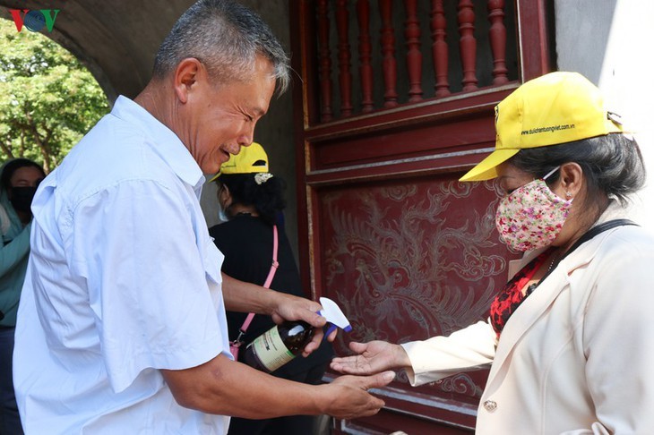 Situs-situs peninggalan sejarah di Kota Hanoi pada hari pertama dibuka kembali - ảnh 6