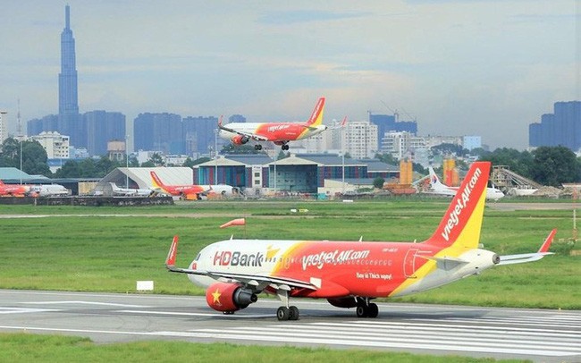 Memulangkan warga negara Vietnam dari Singapura ke Tanah Air - ảnh 1