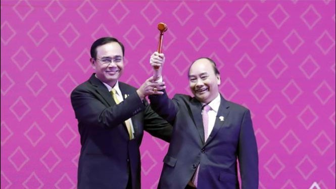 Vietnam dan ASEAN: memperkokoh posisi, mengatasi tantangan - ảnh 2