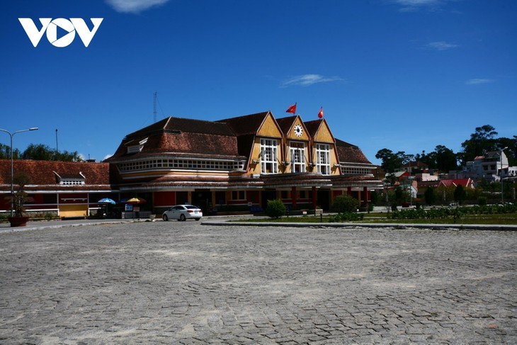 Bangunan-Bangunan Arsitektur Unik yang Tidak Boleh Terlewatkan di Kota Da Lat  - ảnh 10