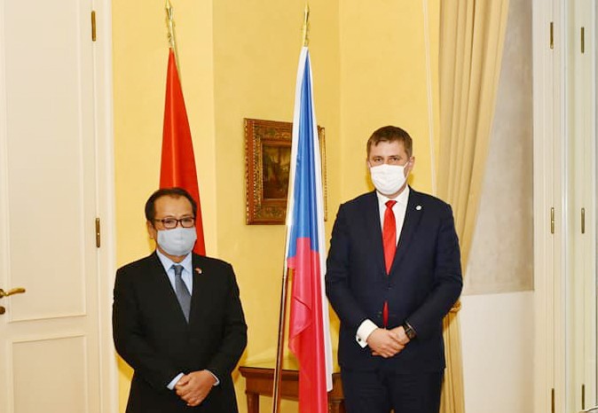 Mengembangkan dan Meningkatkan Hubungan Persahabatan Tradisional dan Kerja Sama Vietnam – Republik Czech - ảnh 1