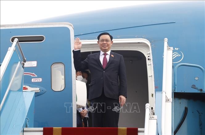 Ketua MN Vietnam, Vuong Dinh Hue Tiba di New Delhi, Memulai Kunjungan Resmi di India - ảnh 1