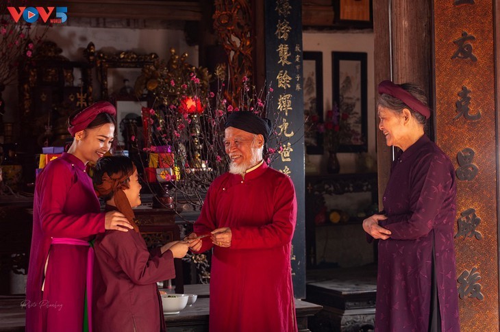 Merekonstruksikan Satu Sudut Hari Raya Tet Masa Lalu Melalui Foto  - ảnh 10