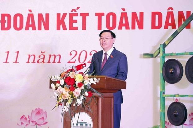 Ketua MN Vuong Dinh Hue: Membangun Vietnam Menjadi Pusat Inovasi Kreatif di Kawasan - ảnh 1