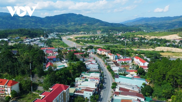 Warga Etnis Minoritas di Provinsi Kon Tum Mengentas Diri dari Kemiskinan Berkat Adanya Program Perkreditan untuk Pembangunan Ekonomi - ảnh 2