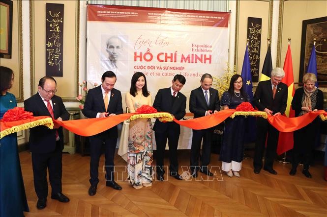 Pameran Dokumenter tentang Kehidupan dan Usaha Presiden Ho Chi Minh di Belgia - ảnh 1