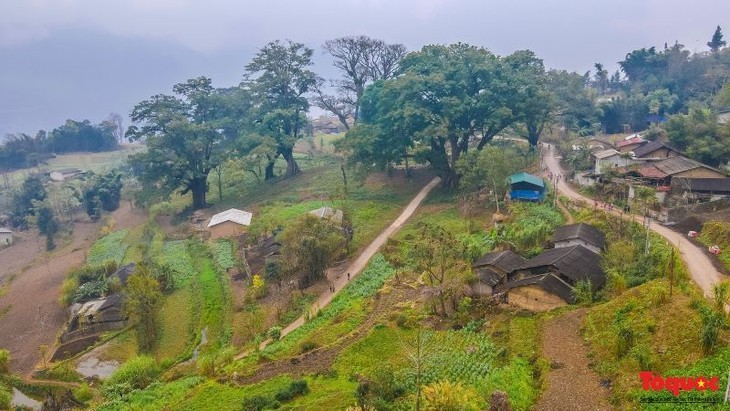 Menjelajahi Desa Kuno Thien Huong, Provinsi Ha Giang - ảnh 2