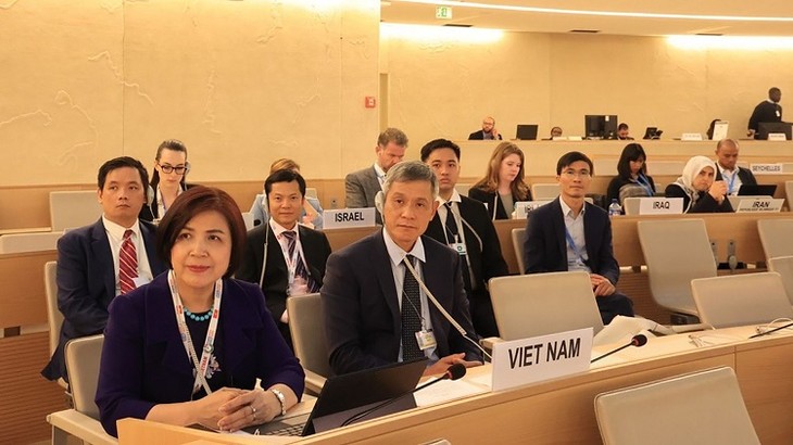 Vietnam Dorong Dialog dan Kerja Sama Internasional untuk Menjamin HAM dalam Menghadapi Tantangan Global - ảnh 1