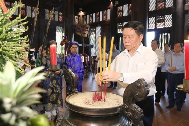 Mengenangkan dan Mengucapkan Terima Kasih kepada Para Pahlawan dan Martir yang Gugur Demi Kemerdekaan Bangsa - ảnh 1