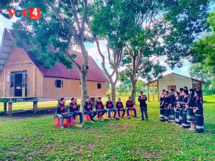 Provinsi Dak Lak Melestarikan Warisan Budaya Warga Etnis Minoritas Ede - ảnh 2