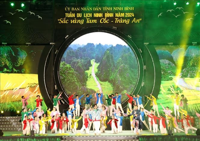 Pembukaan Pekan Pariwisata Ninh Binh Tahun 2024 - ảnh 1