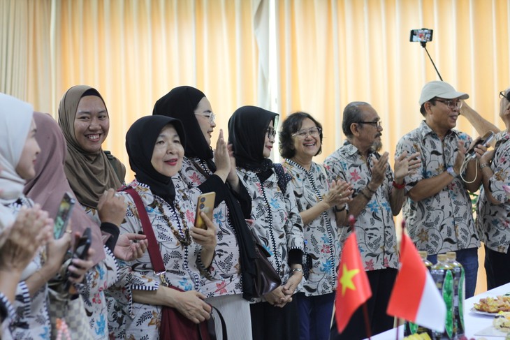 Program Siaran Bahasa Indonesia: Dari Instruki Paman Ho Hingga Jembatan Penghubung Persahabatan Vietnam – Indonesia Melalui Gelombang Radio - ảnh 5