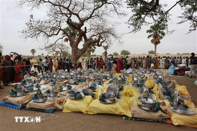 Baku Tembak di Sudan: Lebih dari 130.000 Orang Mengungsi - ảnh 1