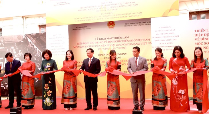 Pembukaan Pameran Perjanjian Jenewa tentang Penghentian Perang di Vietnam - ảnh 1