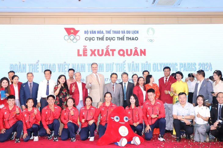 Acara Pemberangkatan Kontingen Olahraga Vietnam untuk Hadiri Olimpiade Paris 2024 - ảnh 1