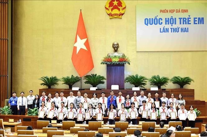 Sidang Tiruan “Majelis Nasional Anak” yang Kedua - ảnh 1