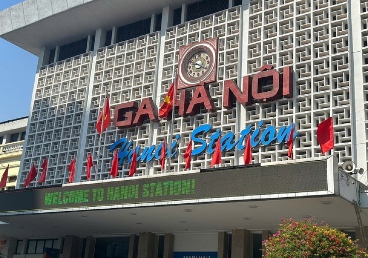 Tempat-Tempat Sejarah yang Berkaitan dengan Hari Pembebasan Ibu Kota  Hanoi 10 Oktober - ảnh 12