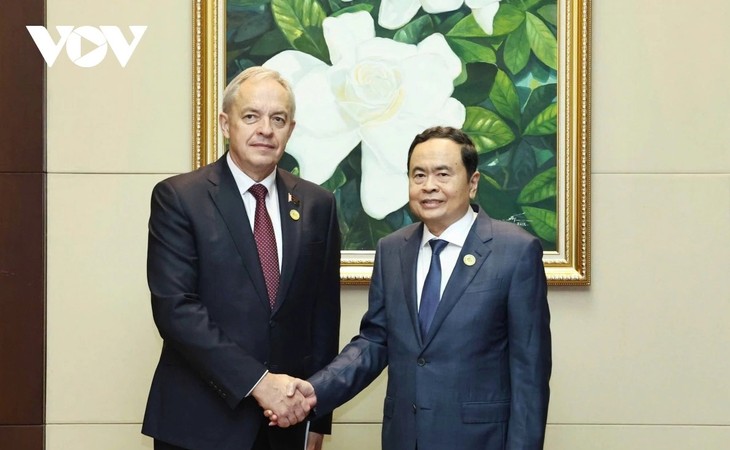 Ketua MN Vietnam, Tran Thanh Man Lakukan Kontak Bilateral dengan Pemimpin MN Negara-Negara - ảnh 1