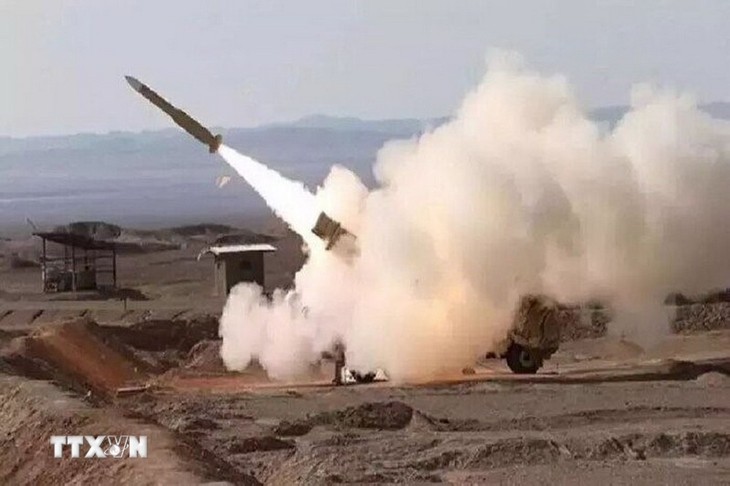 Konflik Timur Tengah: Hezbollah Menembakkan 200 Rudal ke Israel - ảnh 1